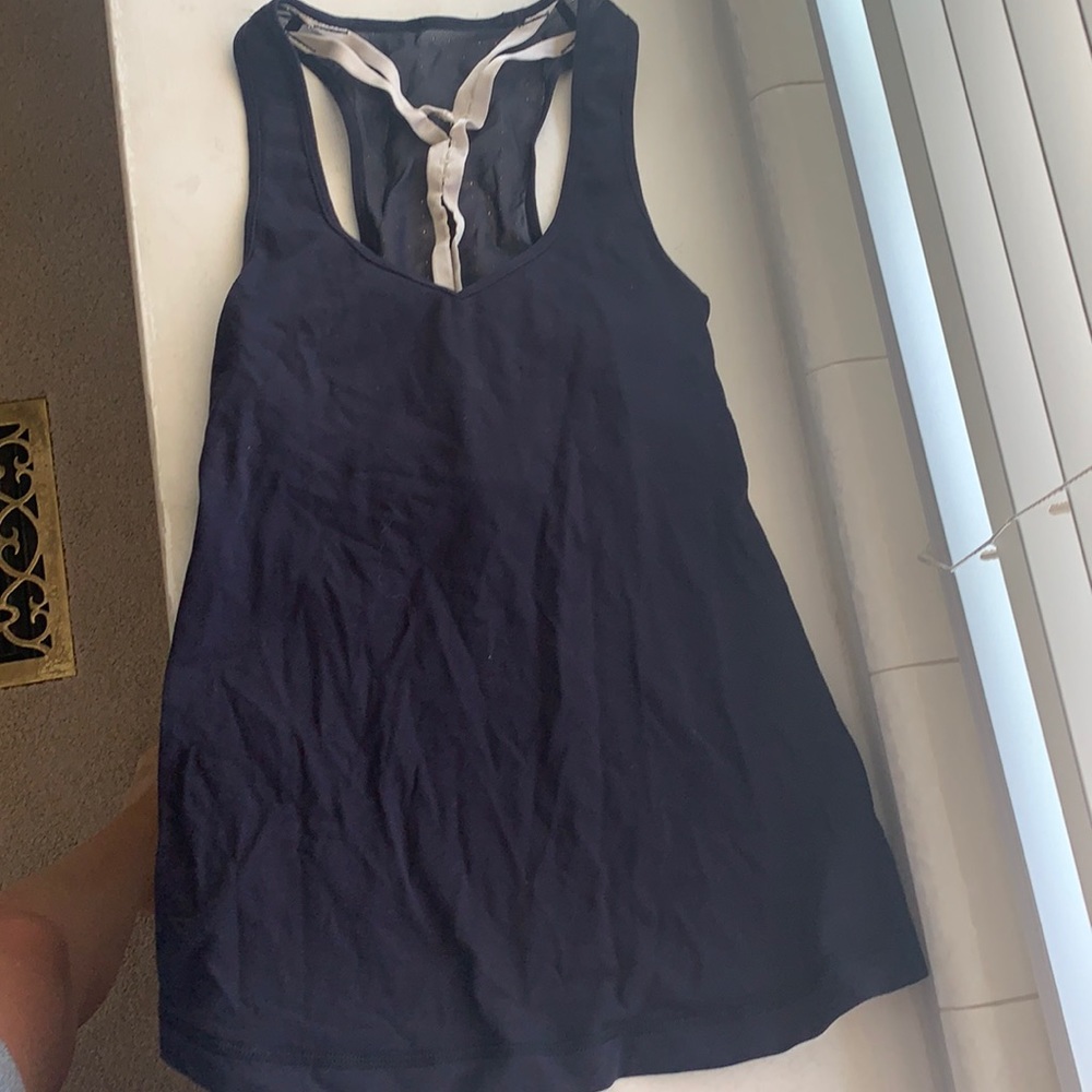 Lululemon top